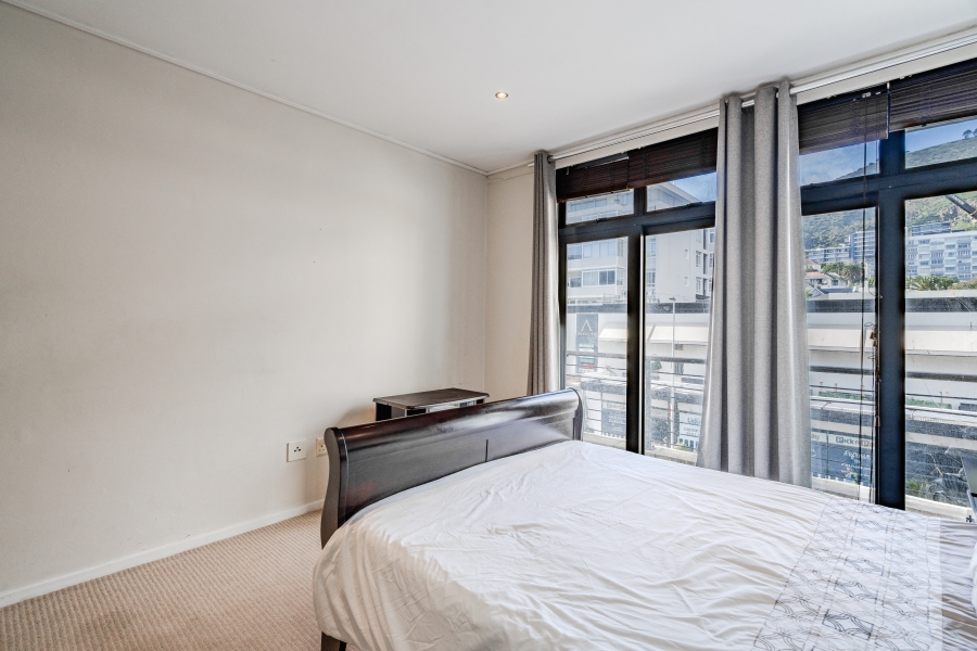 2 Bedroom Property for Sale in Sea Point Western Cape